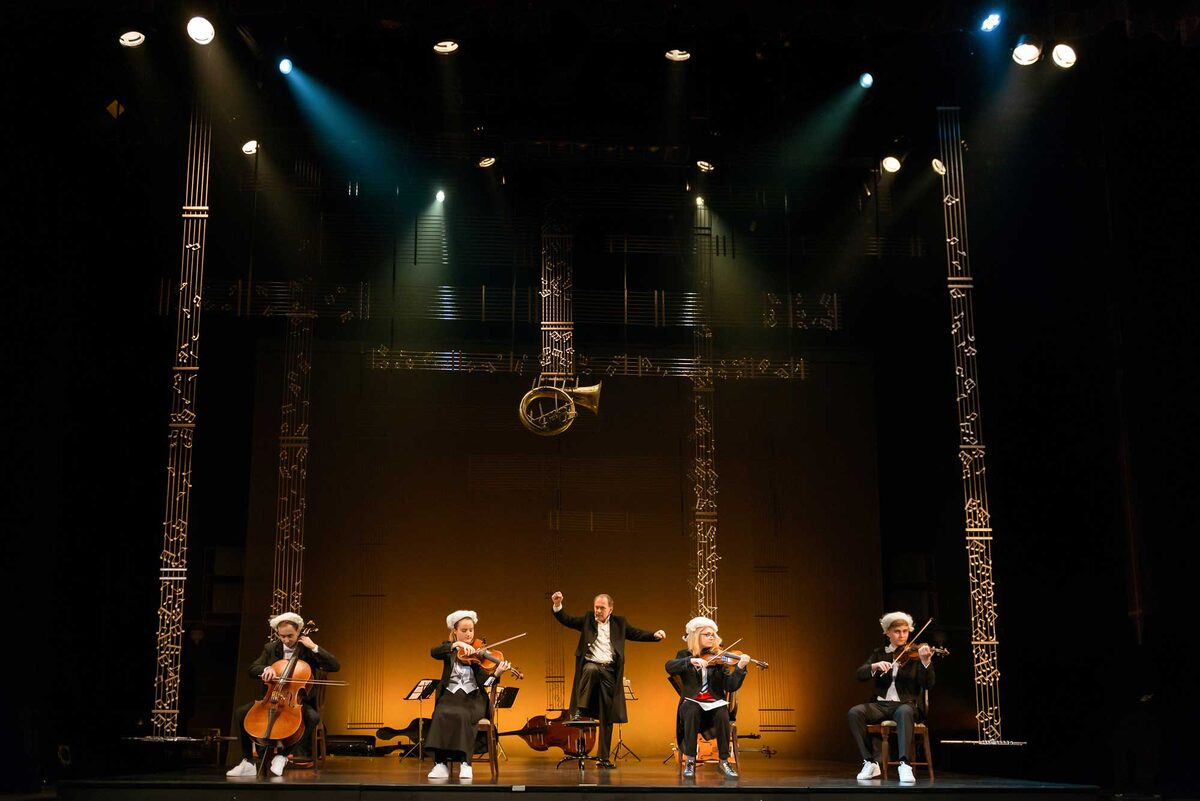 фото с официального сайта театра Эстрады