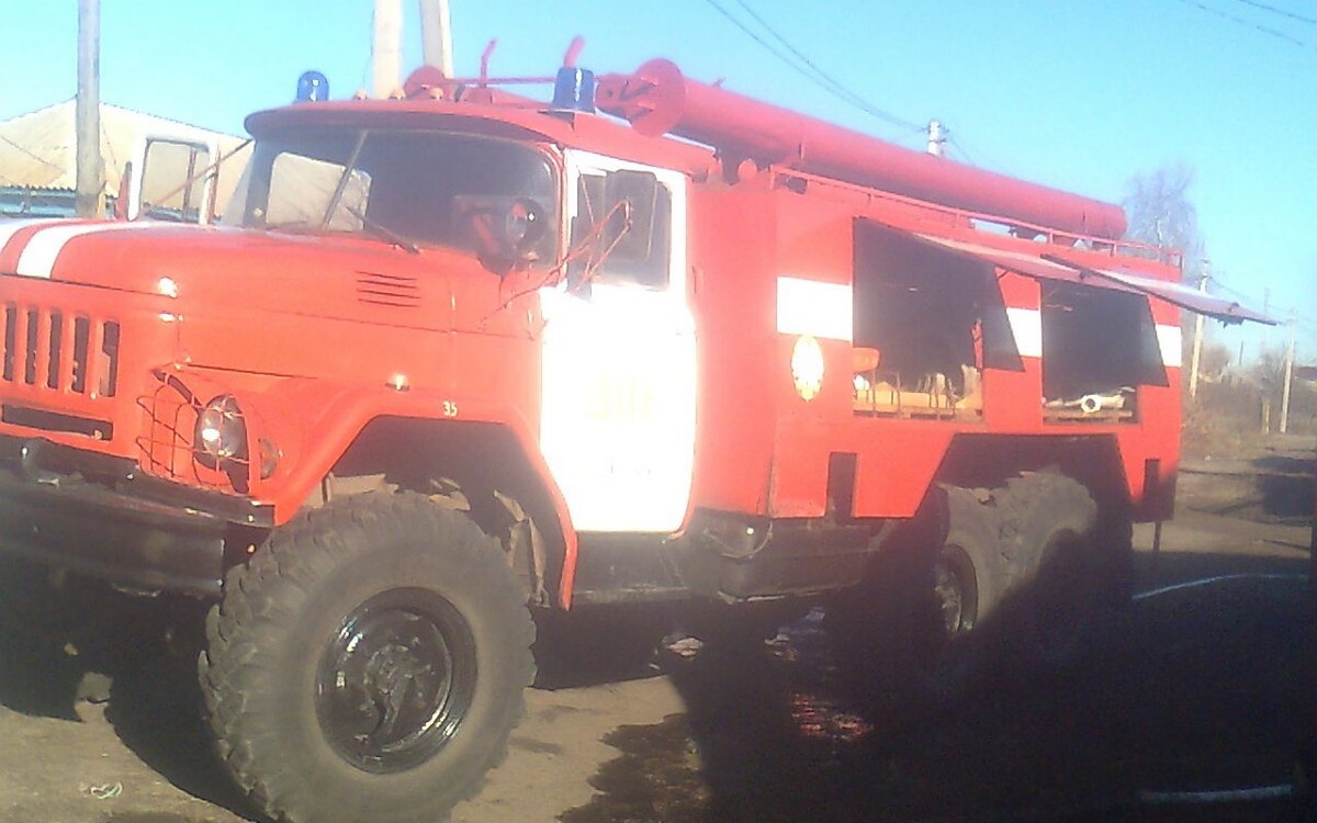    Автомобиль загорелся возле «Вкусно - и точка» на Остужева в Воронеже ГУ МЧС России по Воронежской области