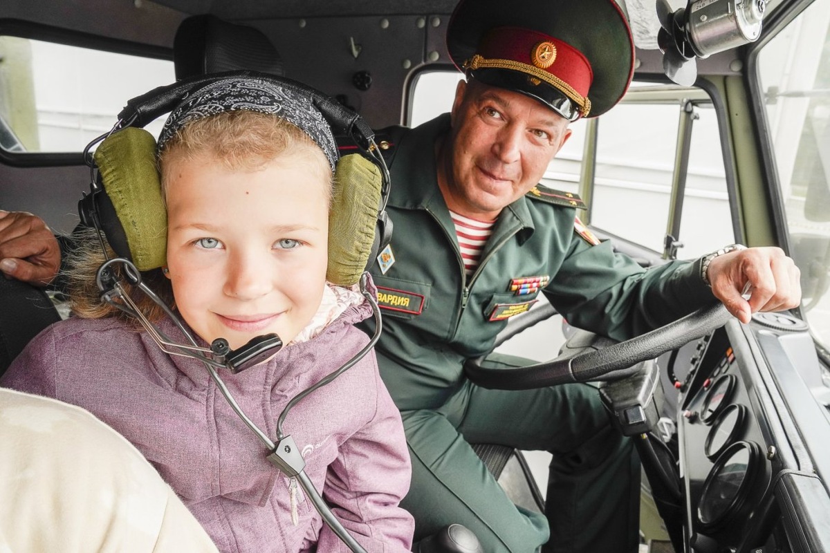    Росгвардия в Югре организовала познавательную экскурсию для детей к 107-летней годовщине подразделений связи