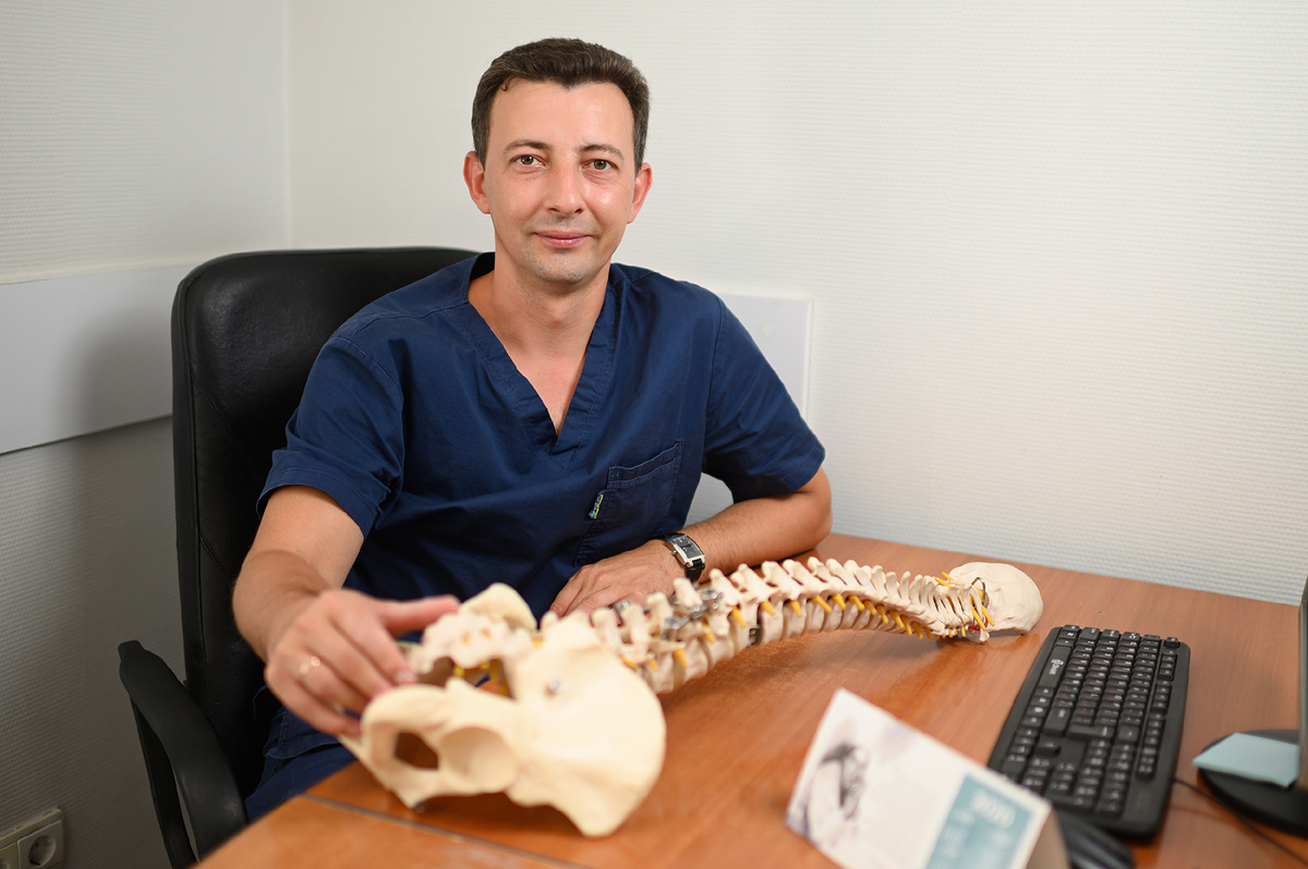 Эксперт: кандидат медицинских наук, врач-травматолог-ортопед, нейрохирург Новосибирского НИИТО им. Я.Л. Цивьяна Минздрава России Вадим Васильевич Белозёров