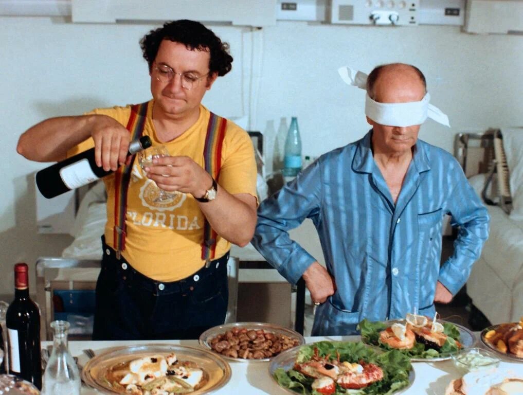 Кадр из фильма "Крылышко или ножка" (источник: https://www.kinopoisk.ru/picture/1526971/) 