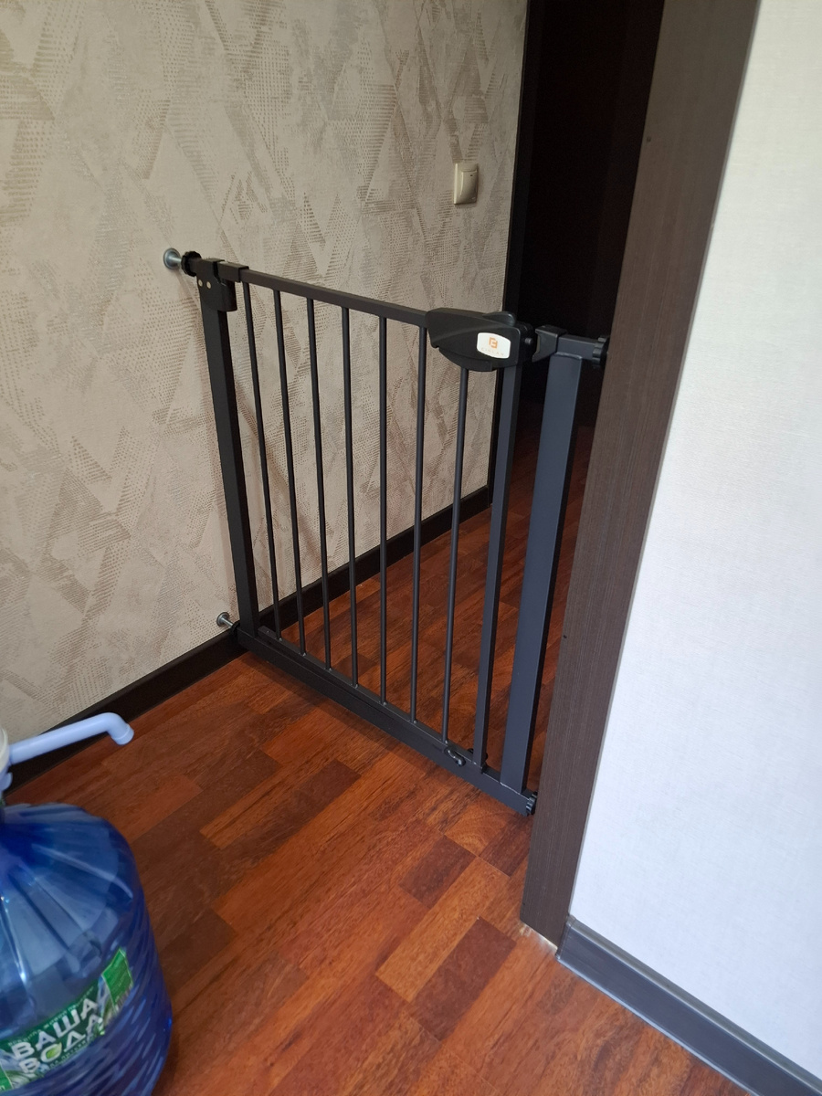 Защитный барьер калитка детский для лестниц и проемов CINLANKIDS