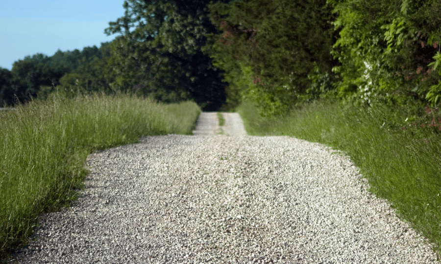 Щебень для заезда на участок: как не закопать деньги в грязь