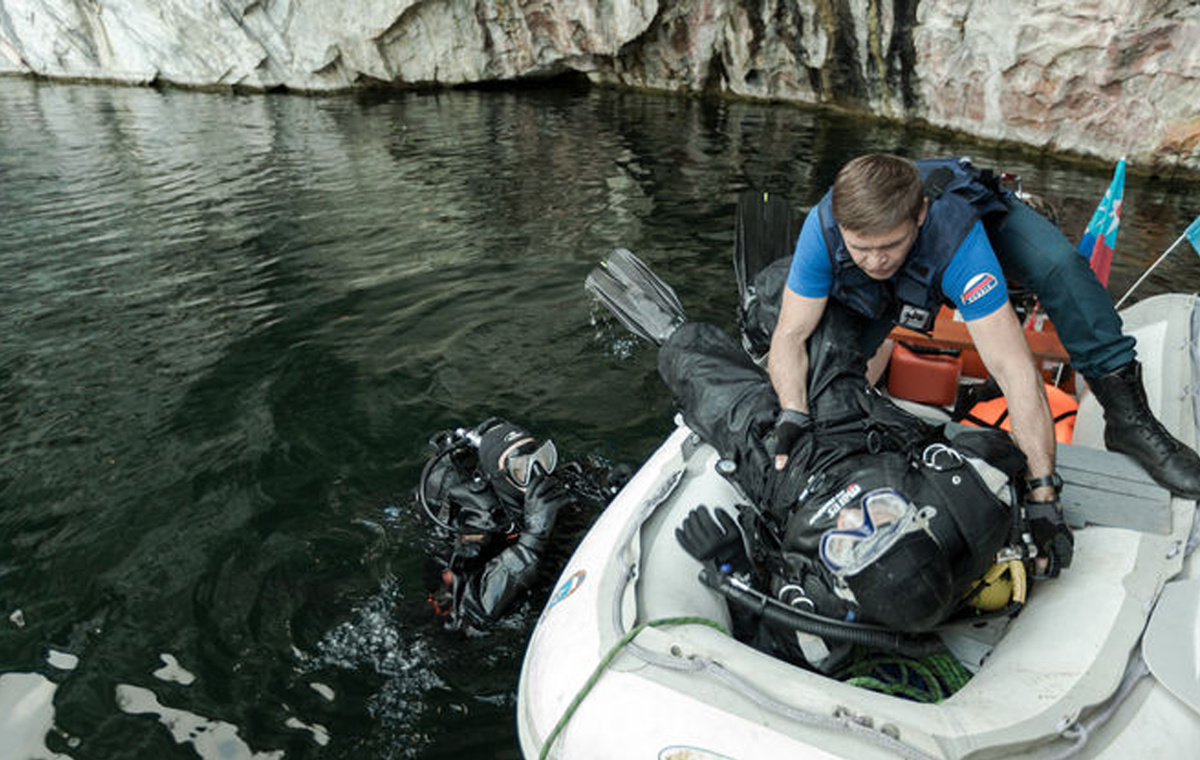 Кадр из фильма "Кремень", снятый в Рускеале. Источник  - https://www.bolshoyvopros.ru/questions/2402518-gde-snimali-serial-pjat-minut-tishiny.html