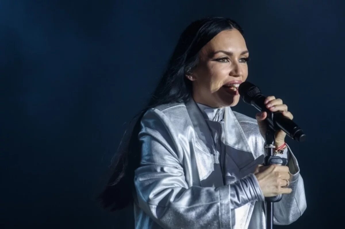    Певица Серябкина призналась, что воспитывает сына в строгости и дисциплине