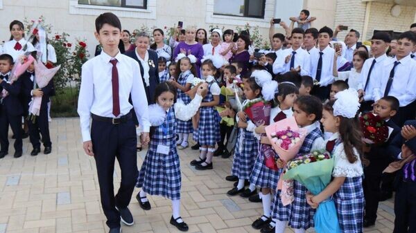    © Foto / Российско-таджикистанская школа им. Менделеева в Турсунзаде