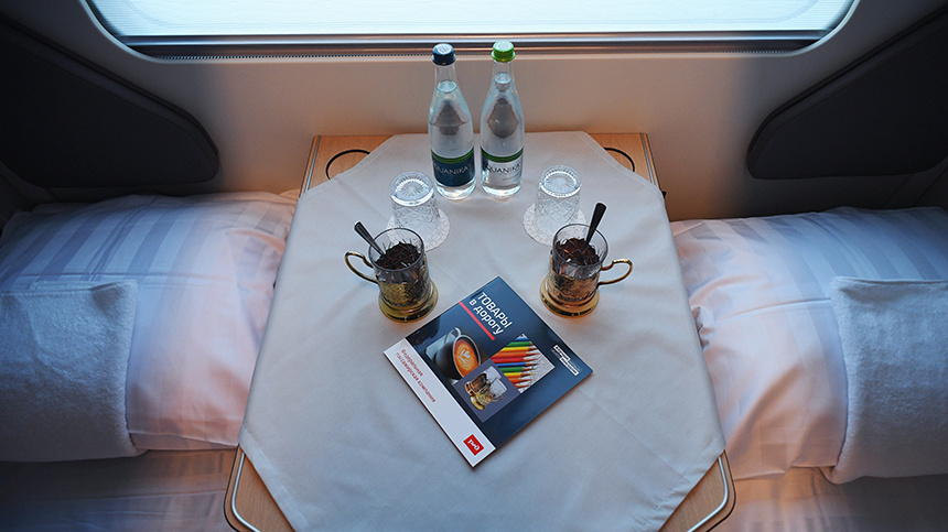 Вагончик тронется, голод останется: как правильно питаться в поезде