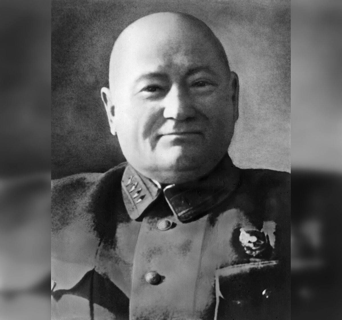 Иоаким Иоакимович Вацетис.