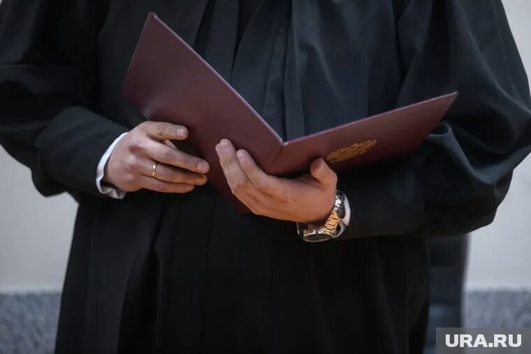 Судья оставил в силу меру пресечения чиновникам из Сургута Дворникову и Шарову. Фото: Илья Московец © URA.RU