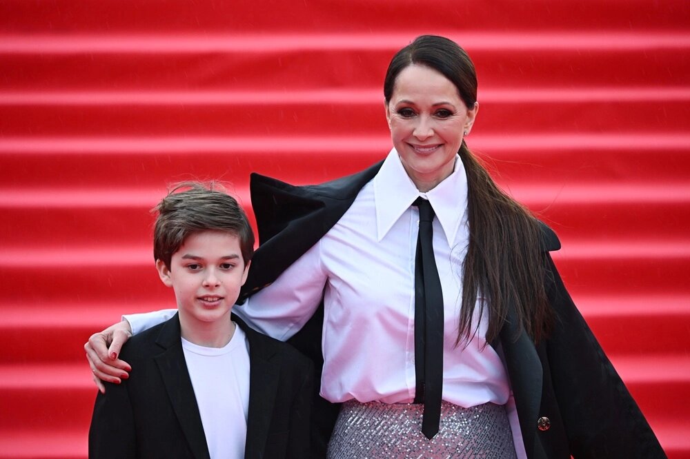    Ольга Кабо с сыном. Фото: РИА Новости/ Григорий Сысоев