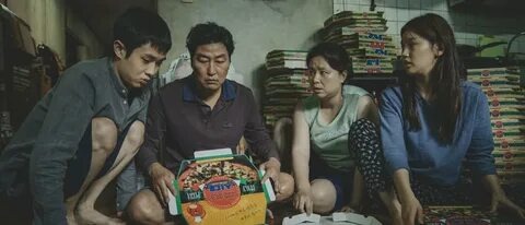 Хотите провести вечер за просмотром кино, которое не просто развлечет, но и оставит после себя пищу для размышлений? Тогда обратите внимание на южнокорейский фильм "Паразиты" (Parasite) режиссера Пон Чжун Хо. Этот фильм, вышедший в 2019 году, завоевал сердца зрителей и критиков по всему миру, получив множество наград, включая "Оскар" за лучший фильм.