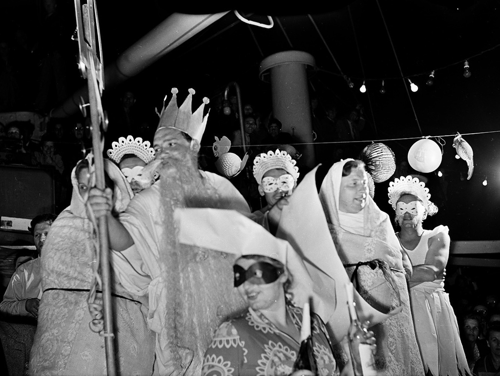 На теплоходе. Валентин Хухлаев, 1957 год, архив Валентина Хухлаева / © Галерея Люмьер.
