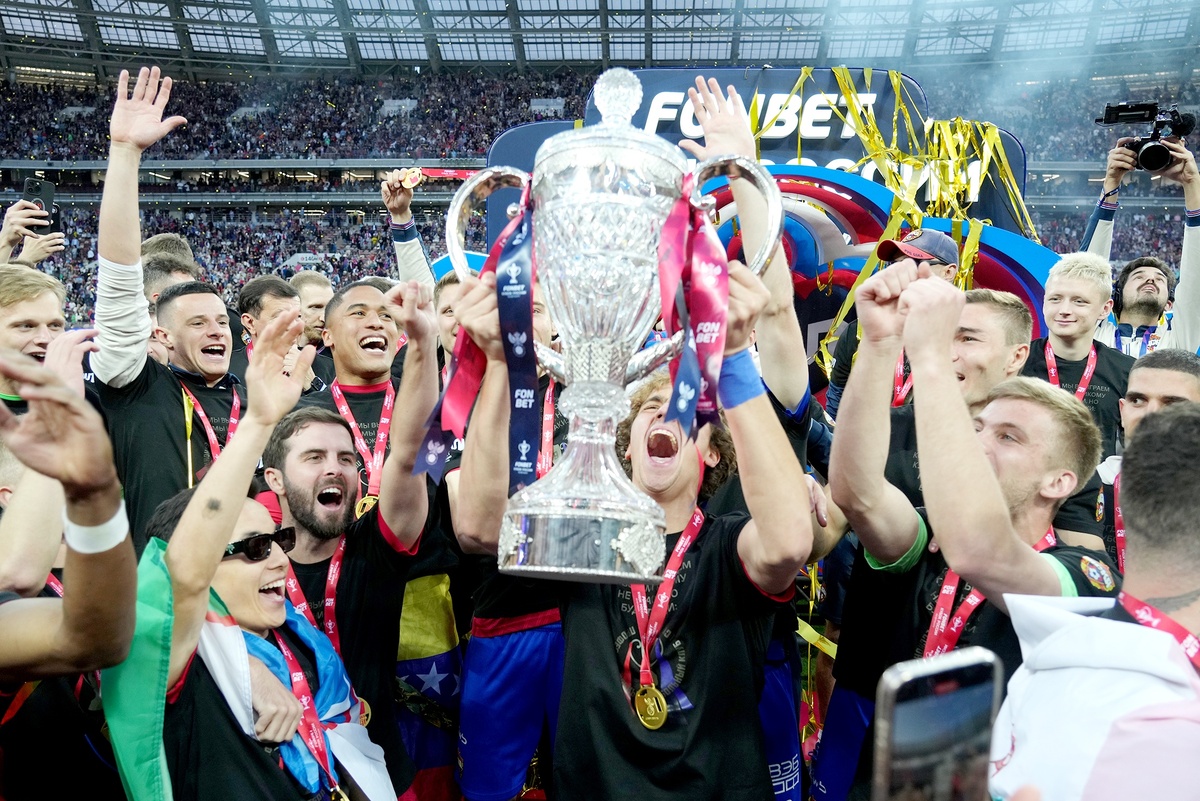    Армейцы в девятый раз в истории завоевали Кубок страны, одолев по пенальти "Ростов"./РИА Новости