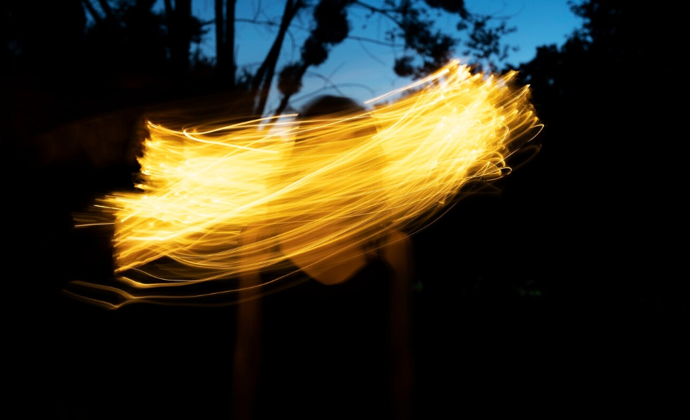 Свет обогнал сам себя