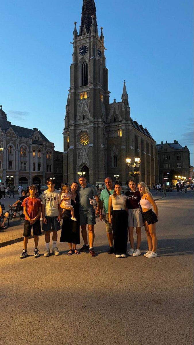 Приехали к друзьям