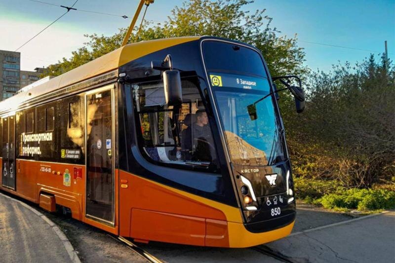    Пресс-служба УКВЗ. Трехсекционный трамвай «Кастор»