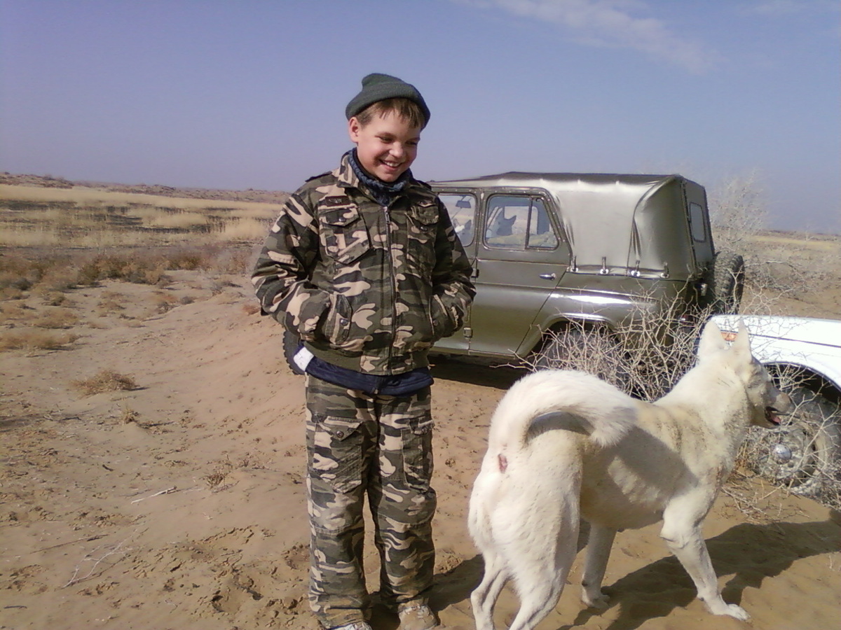 Сыночка мой. Приучается к охоте.