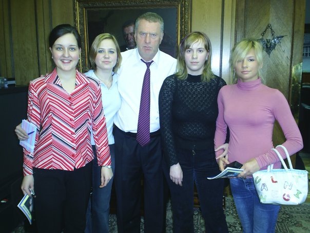 У меня до сих пор сохранился блокнот с его автографом.