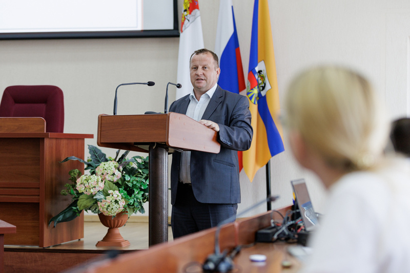    Благодарность объявили предприятиям, школам и детсадам, управам, колледжам и техникумам,