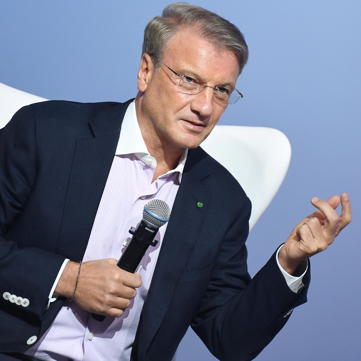 Чем же «держит» пенсионеров Сбер