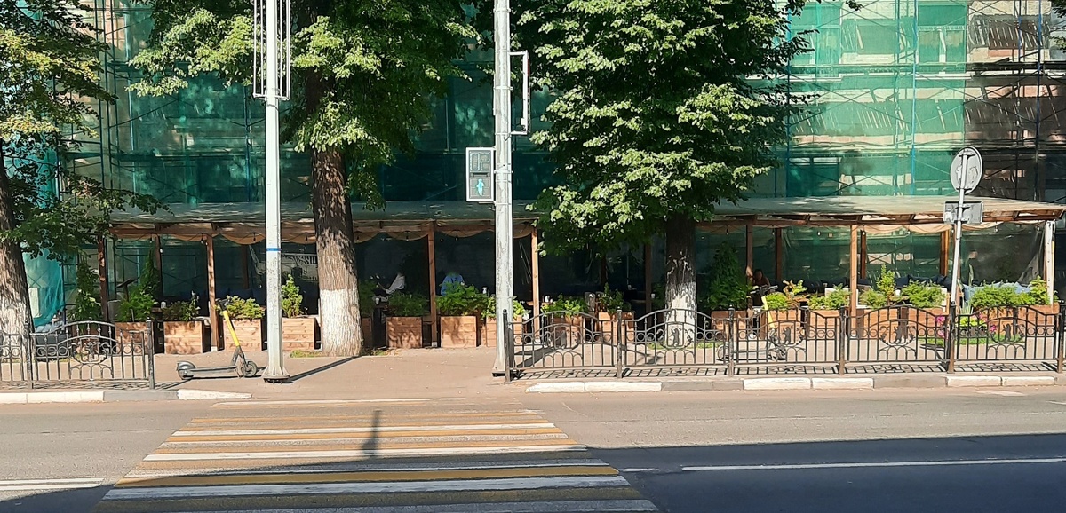 Летняя веранда ресторана