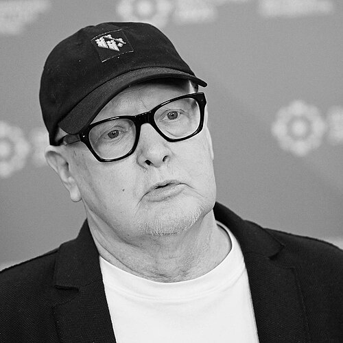 Юрий Павлович Мороз (29 сентября 1956, Краснодон, Ворошиловградская область — 14 июля 2025) — советский и российский актёр театра и кино, кинорежиссёр, сценарист и кинопродюсер