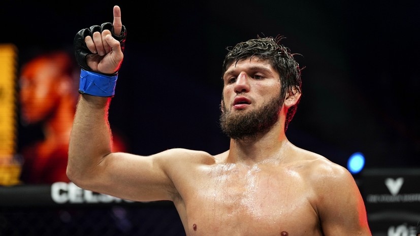     Боец PFL Тимур Хизриев Gettyimages.ru Cooper Neill / Contributor