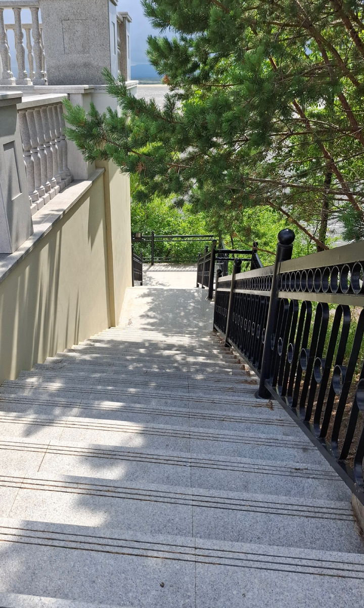 Лестница на нижнюю смотровую площадку