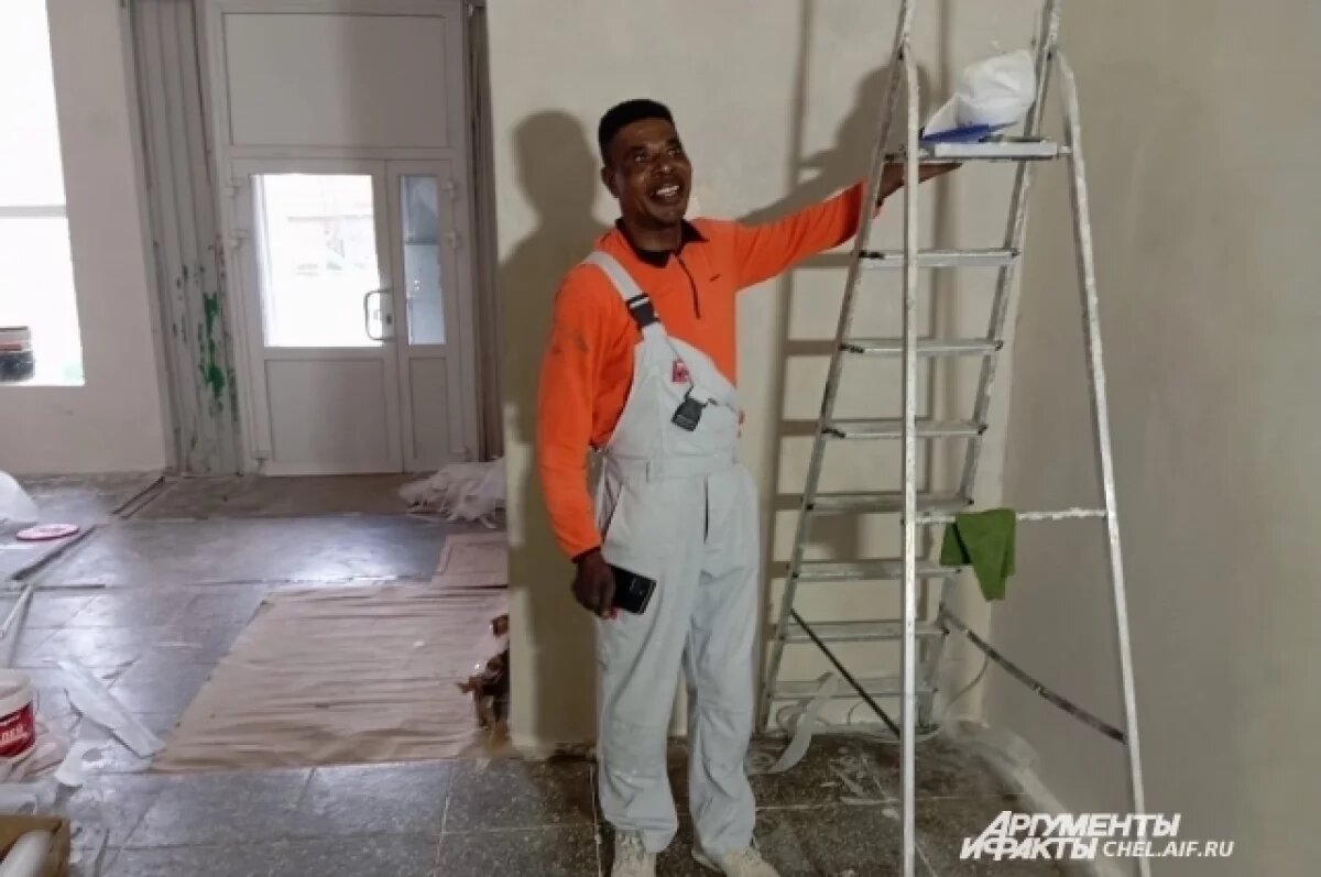    По словам Жоао, музыка - для души, ремонтные работы - для денег.