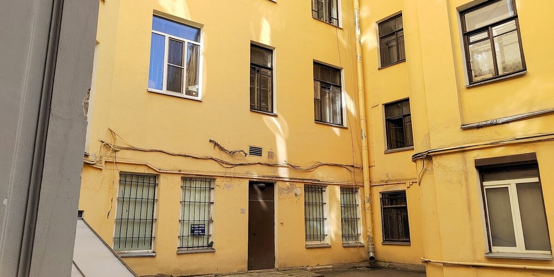 В гостях у петербургской коммуналки: комната за 4 миллиона и жизнь в историческом центре