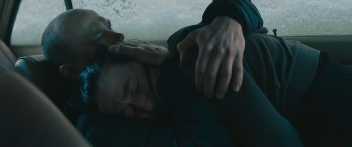 Кадр из фильма «Анора», концовка