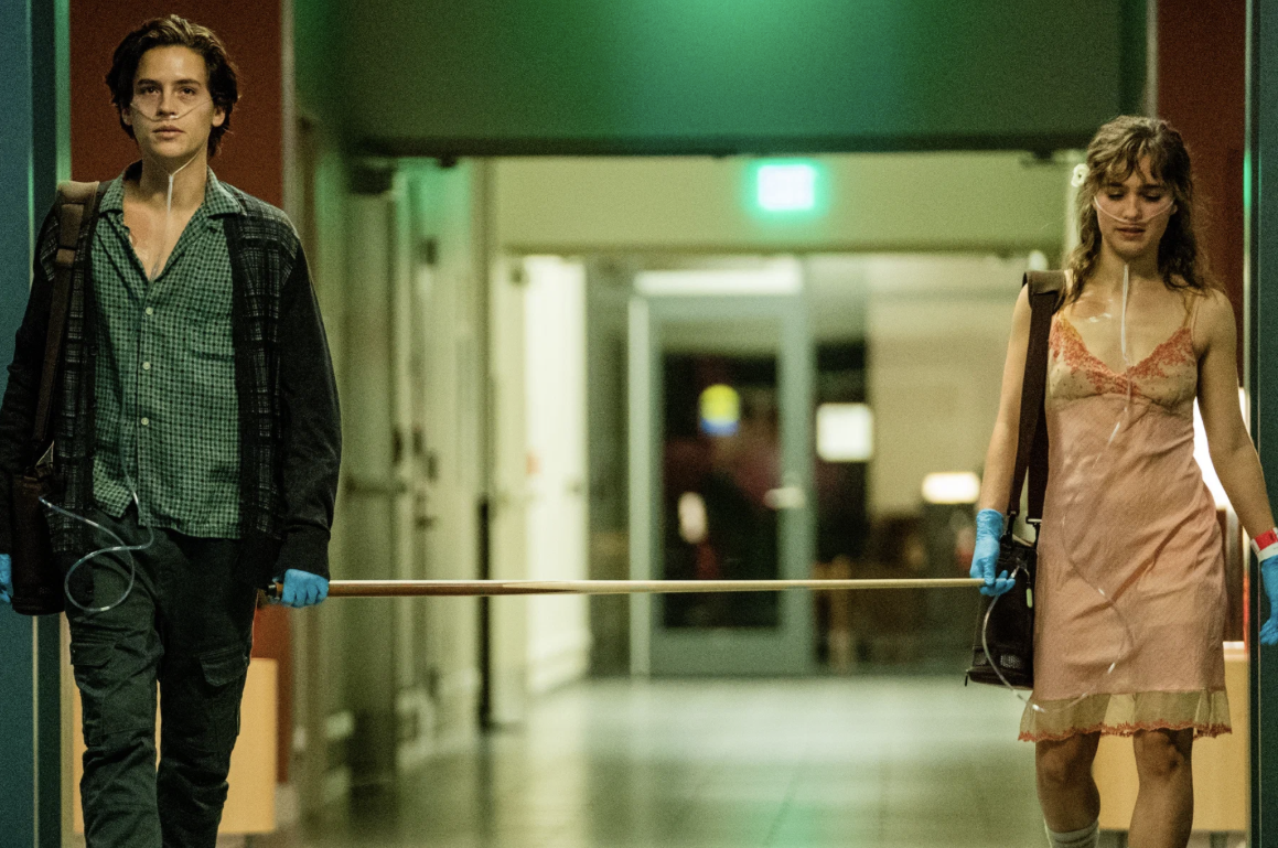 Вынуждены держаться на расстоянии