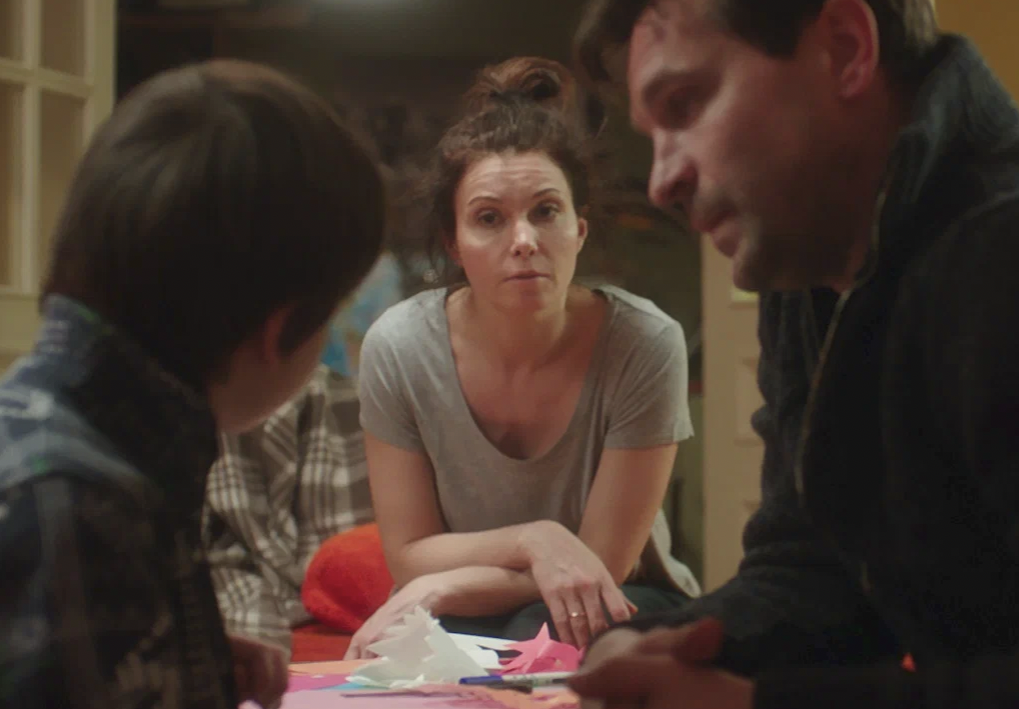 Александра Урсуляк играет жену Евгения — того самого, который забыл о подарке сыну