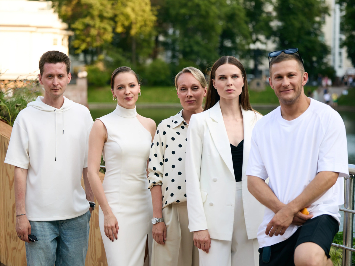 Дмитрий Сердюк, Юлия Хлынина, Ольга Ломоносова, Александар Ревенко и Павел Чинарёв