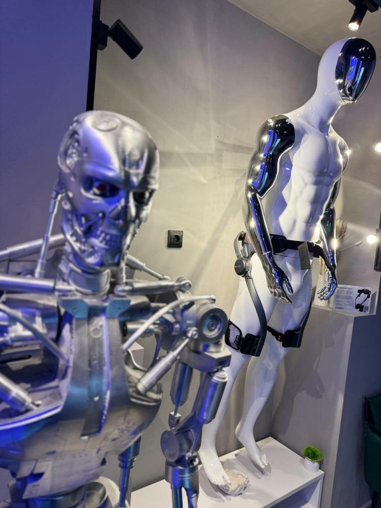 Листайте вправо, чтобы увидеть больше изображений