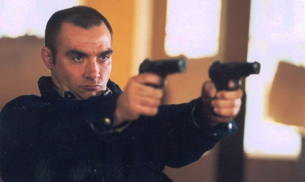 В роли брутального Гюрзы