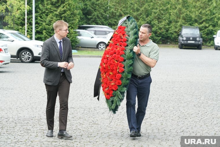Церемония прощания с Юрием Морозом началась ровно в 10 утра по Москве в в Большом Траурном зале ЦКБ №1. Фото: Вячеслав Немышев © URA.RU