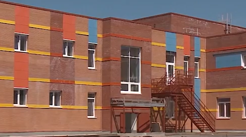     Показываем, насколько готовы новые школы в Емельяново и в Солонцах