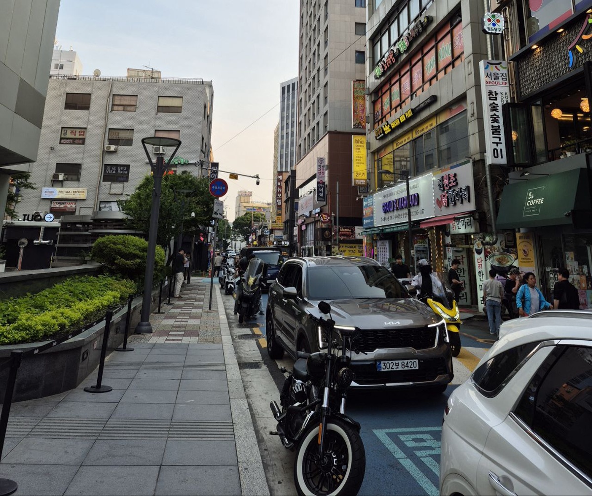 Торговая улица в районе Тондэмун