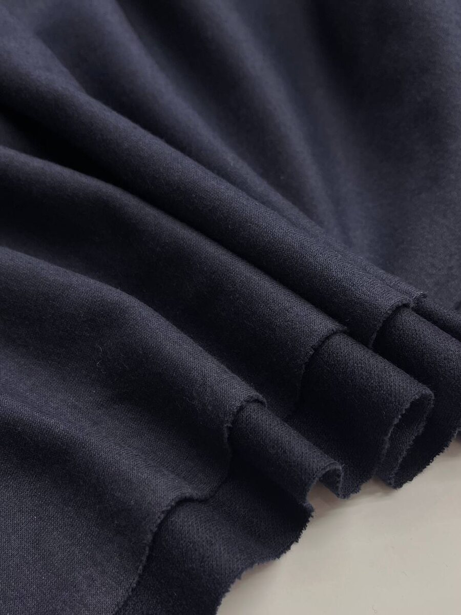 хлопок 64% шерсть 27% П/а 9% 
Ширина: 154 см 
Артикул: 2201033
Цена: 2700₽/м