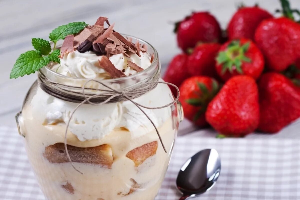    Идеальный десерт должен быть легким и прохладным.