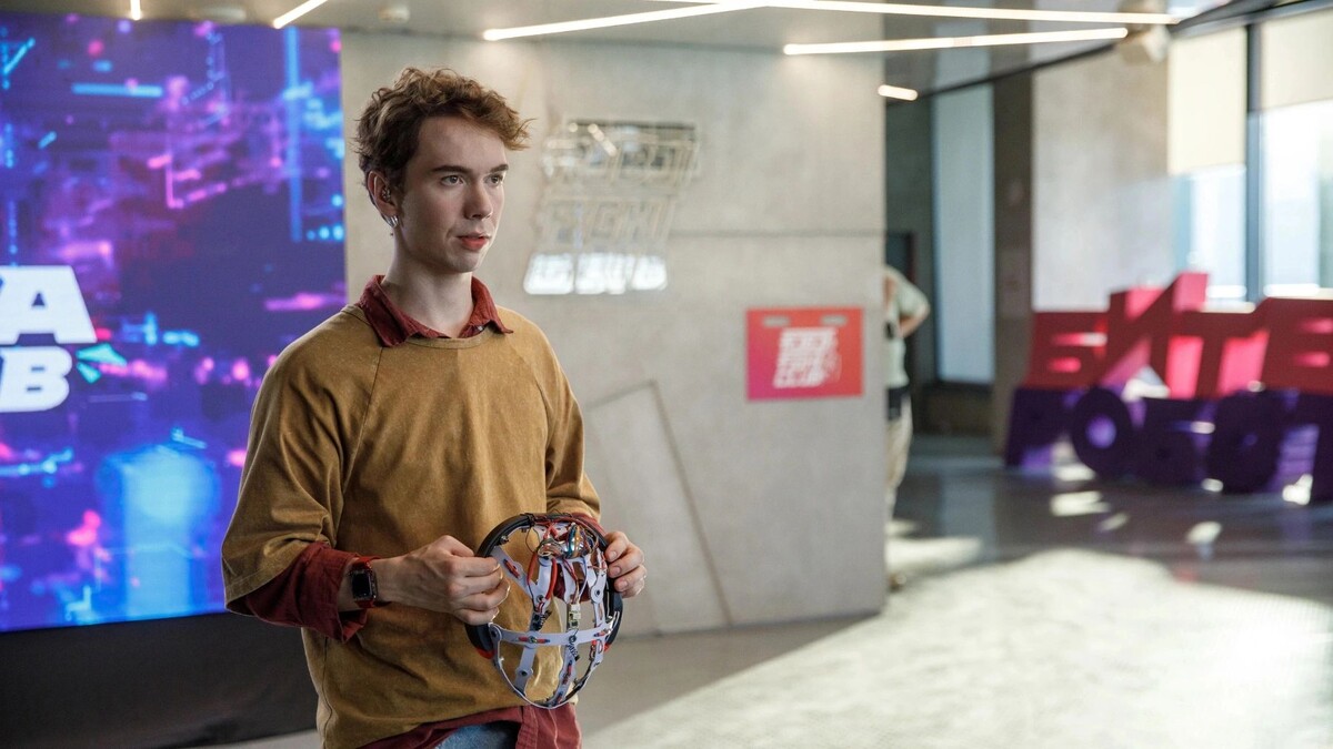    На съемках фильма «Нейробатя». Фото: Dudka Films/«НМГ Кинопрокат»/kinopoisk.ru