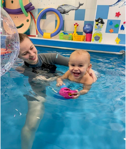 Веселые занятия в бассейне Alice&Bimbie