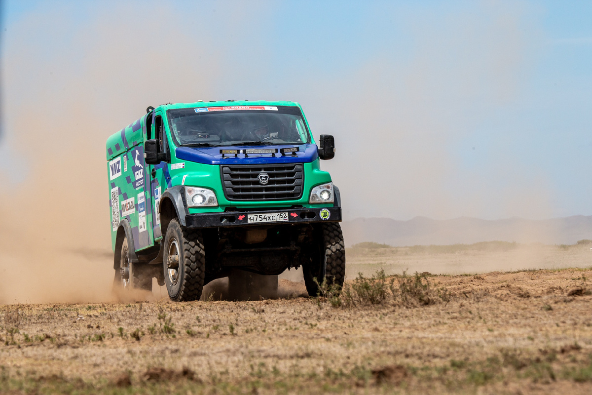 Болид «Садко NEXT Спорт» на одном из этапов ралли «Шелковый путь 2025»