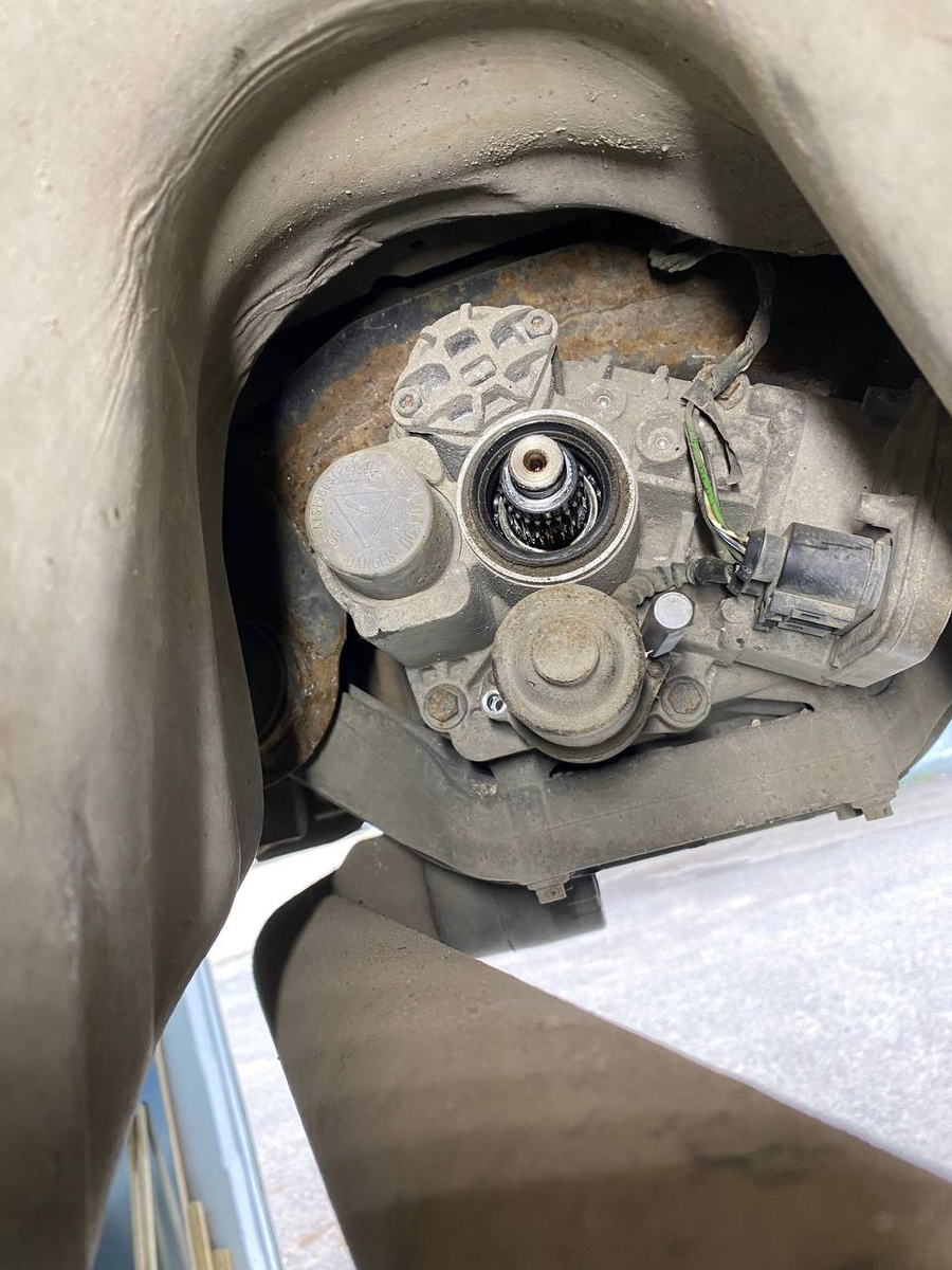 Доступ к моторчику и фильтру обеспечен