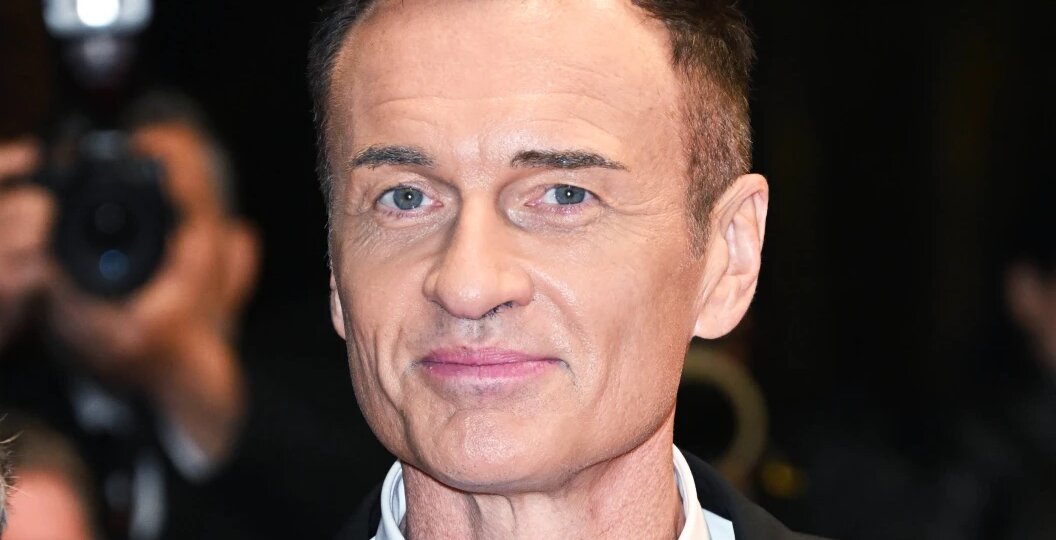 Вспоминаем Джулиана Макмэхона: демон из "Зачарованных" и миллионер из Австралии