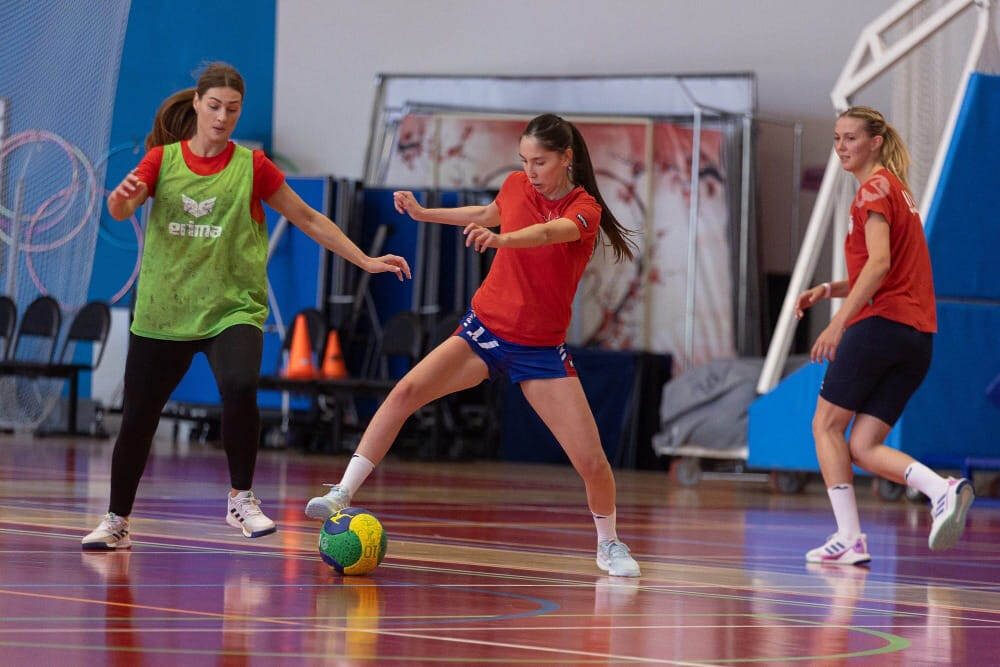    Молодая мама Альбина Мурзалиева уже вся в тренировках