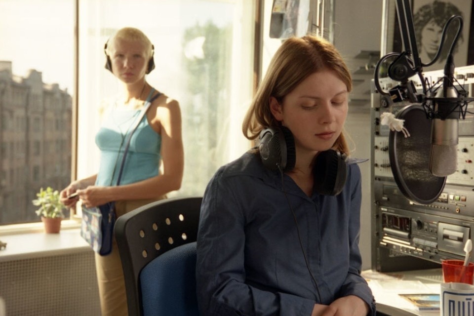    Съемки сиквела «Питер FM» под названием «Питер, любовь моя» начнутся в 2026 году. Фото: кадр фильма «Питер FM» (2006)