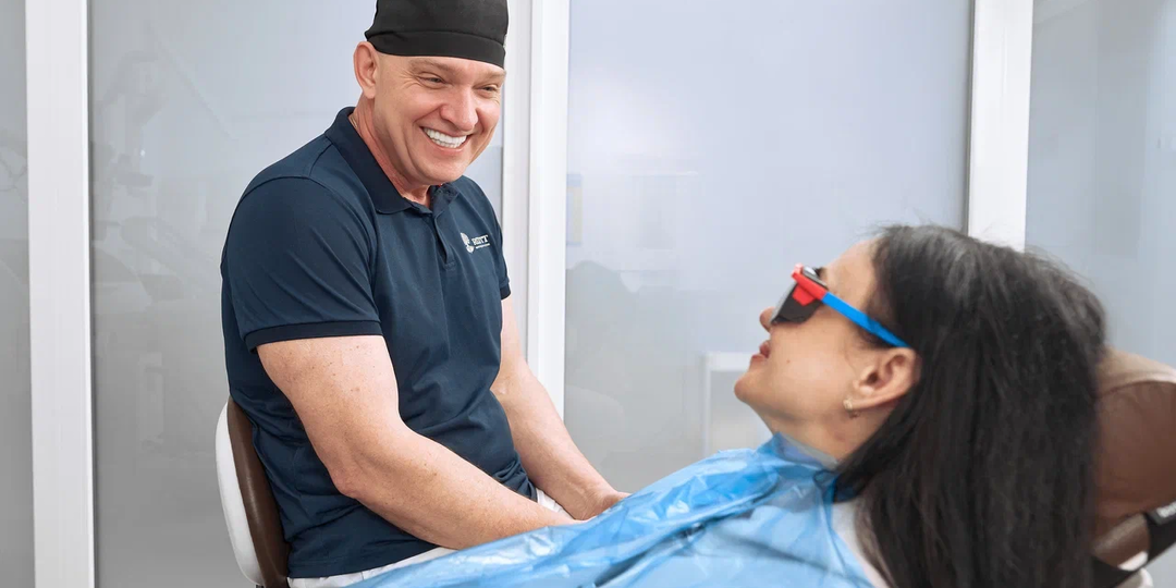 Как самостоятельно проверить, правильно ли вам поставили зубную коронку? Чек-лист от ортопеда для домашней диагностики