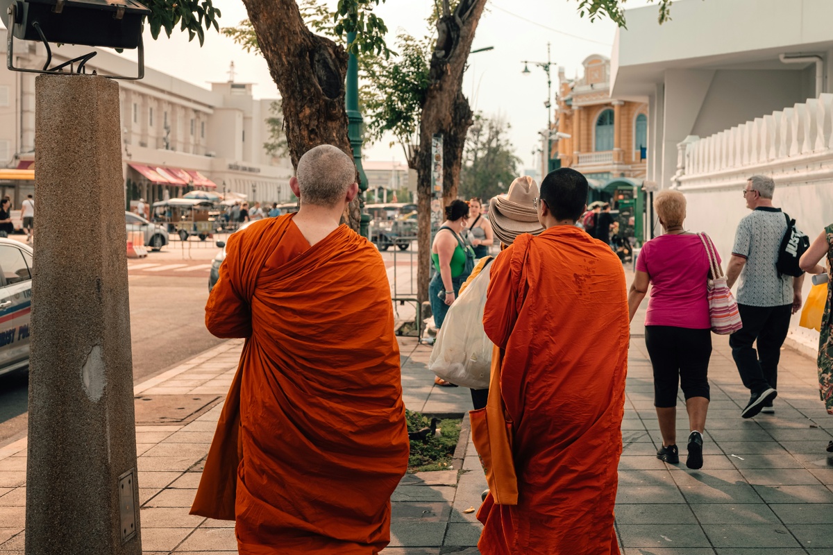     Девушка соблазняла монахов, а после требовала деньги за молчание: на ее удочку попалось 9 монахов